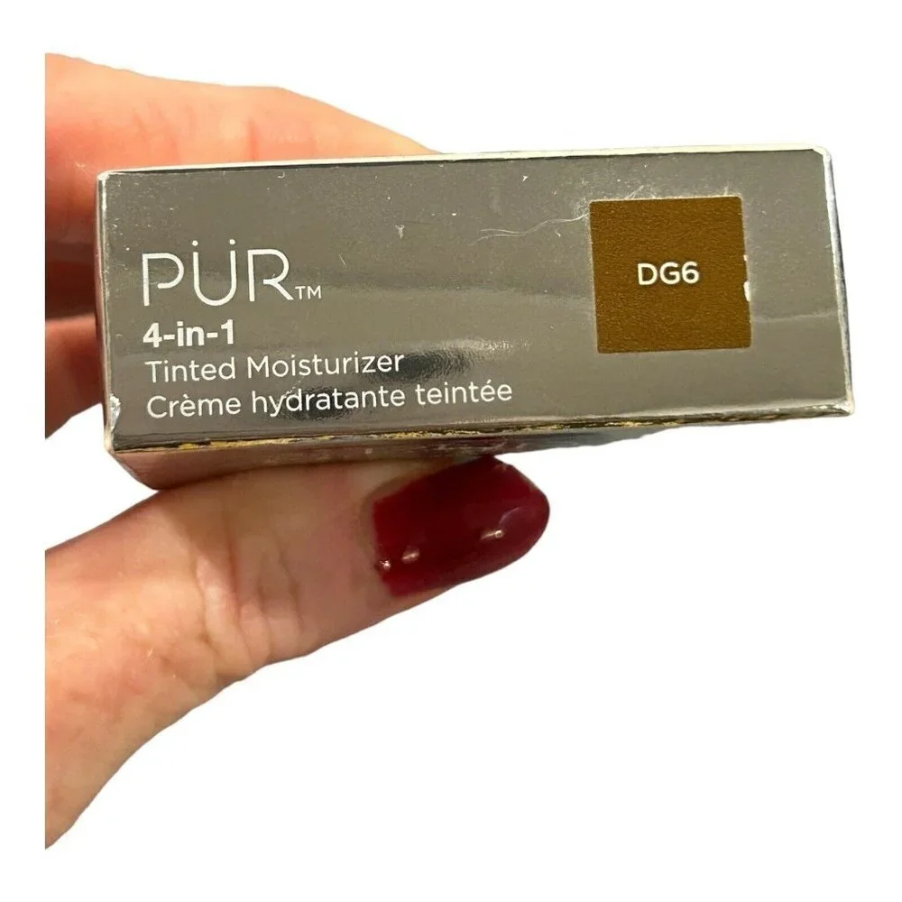 PUR 4-In-1 Tinted Moisturizer Broad Spectrum SPF 20 DG6